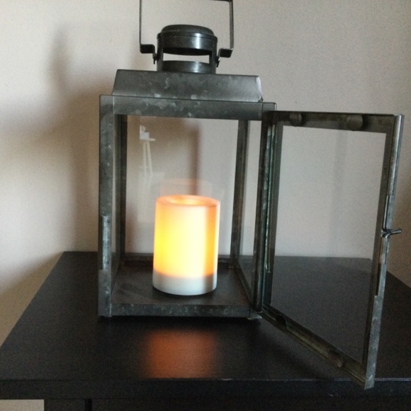 Battery operated lantern - Picture 3 of 4